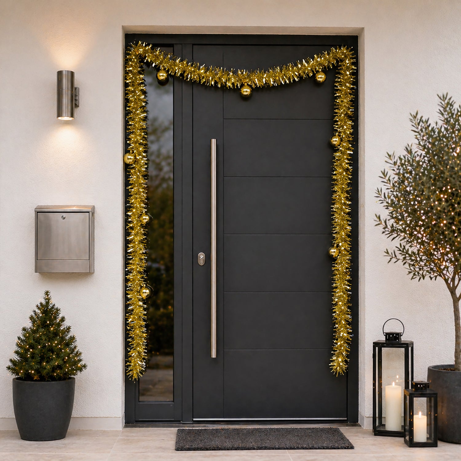 VESTIAMO CASA GRAN NATALE - Ghirlanda Natalizia Oro con Sfere Decorative 200 cm