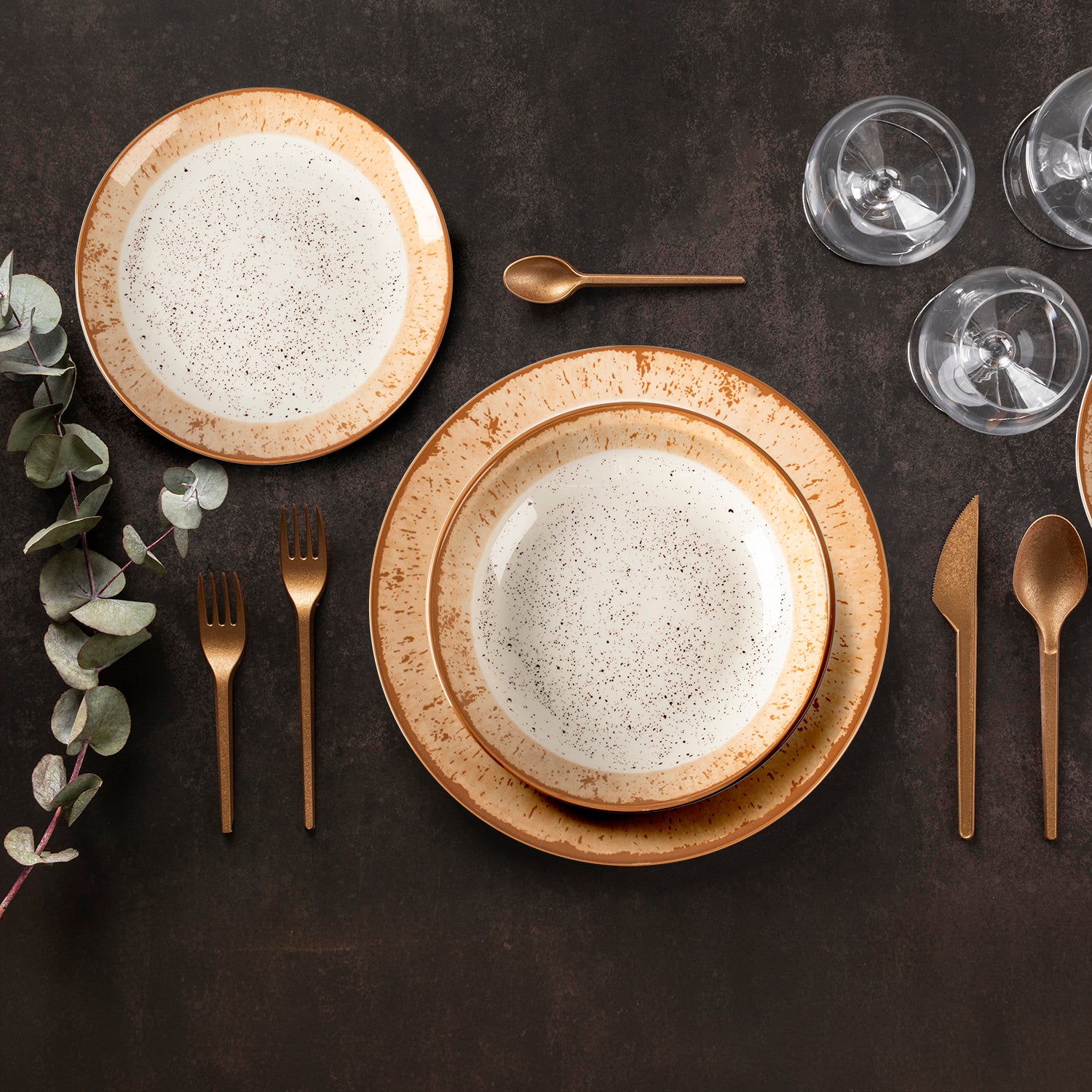 GUSTO CASA - Servizio di piatti in porcellana Demetra Beige 18 pezzi