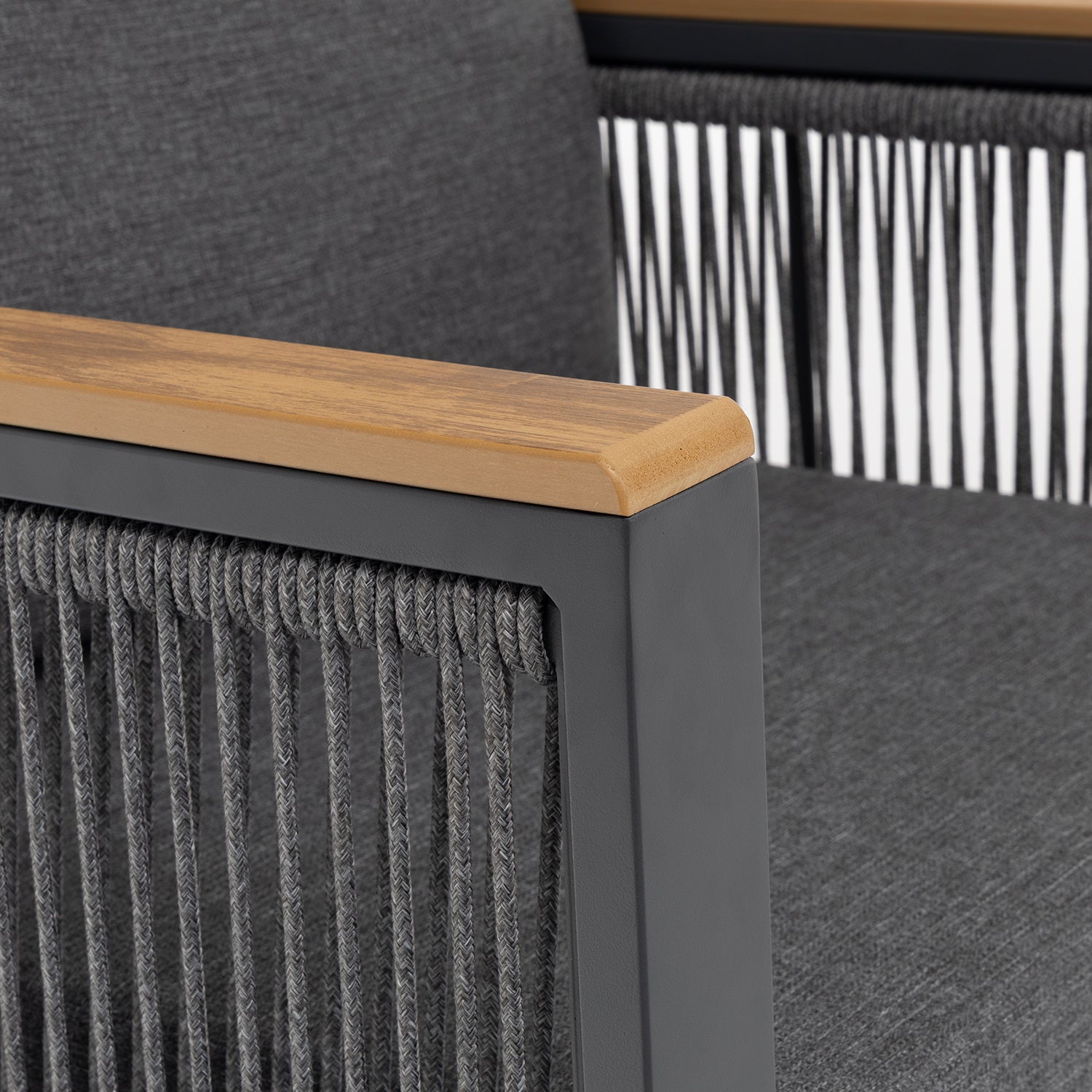 VESTIAMO CASA GIARDINO - Set Salotto da giardino 4 pezzi in Alluminio Antracite con Poltrone, Divanetto e Tavolino Effetto Legno Design Moderno