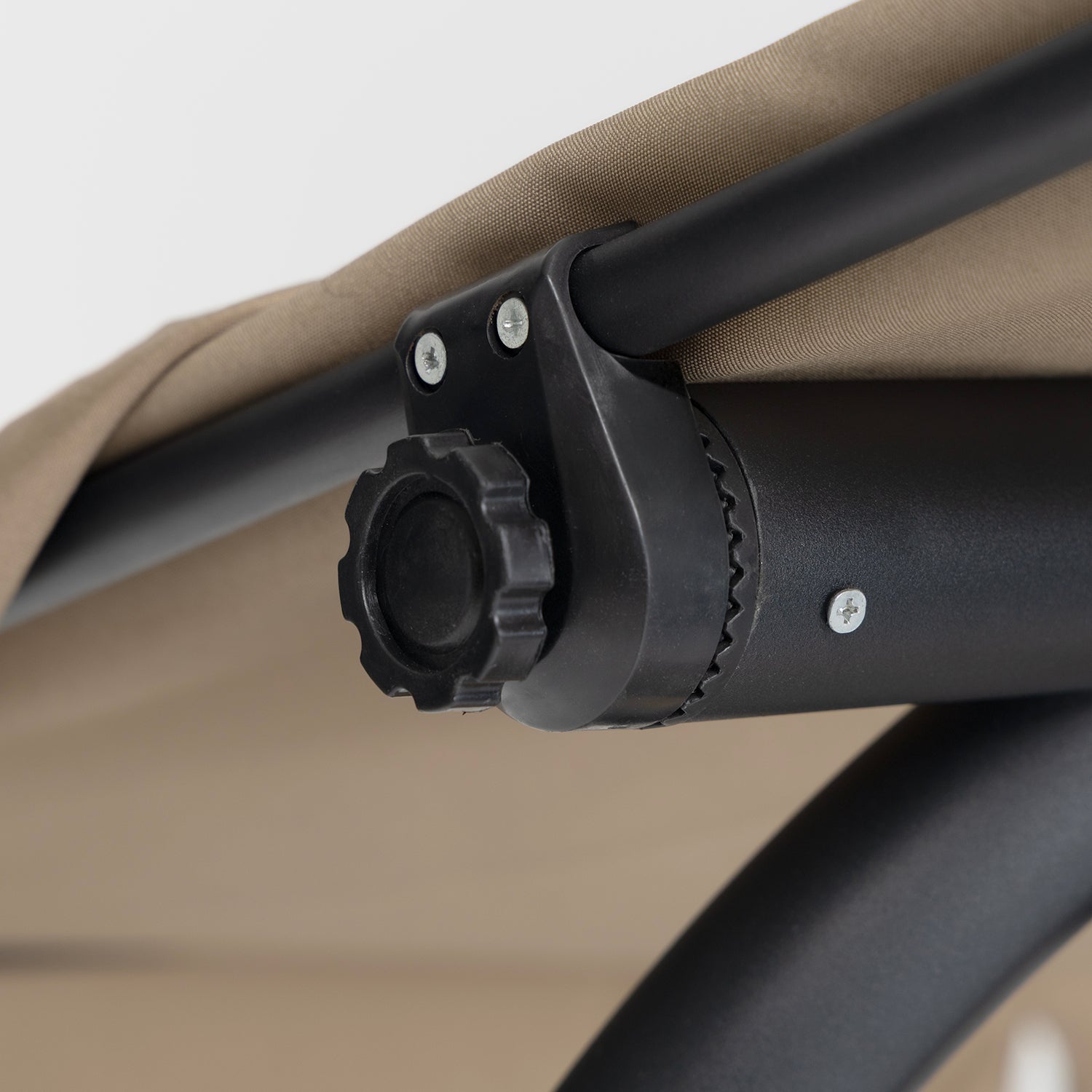 VESTIAMO CASA GIARDINO - Dondolo Reclinabile 3 Posti Camel con Struttura in Acciaio Antracite - h165x232x125 cm