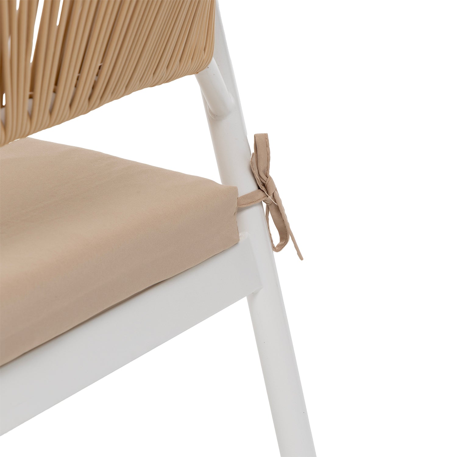 VESTIAMO CASA GIARDINO - Set da giardino 4 pezzi Struttura in Acciaio Bianca, Schienale in Rattan, Top in vetro e Cuscini Tortora inclusi