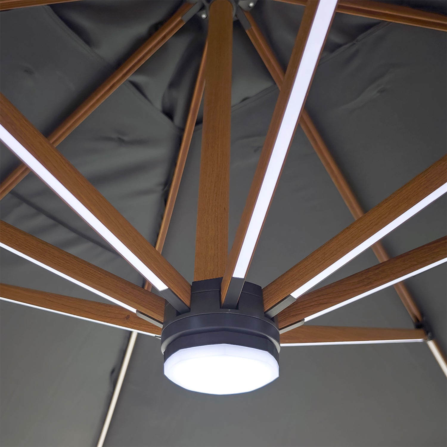 VESTIAMO CASA GIARDINO - Ombrellone da giardino con LED e Pannello Solare Grigio 3x4 metri