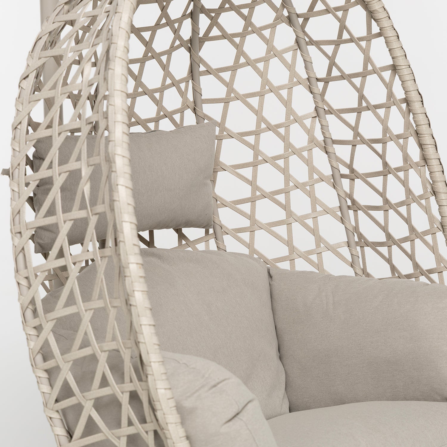 VESTIAMO CASA GIARDINO - Poltrona Dondolo da Giardino in acciaio con rivestimento Effetto Rattan Ècru e cuscini inclusi - h200x107x95 cm