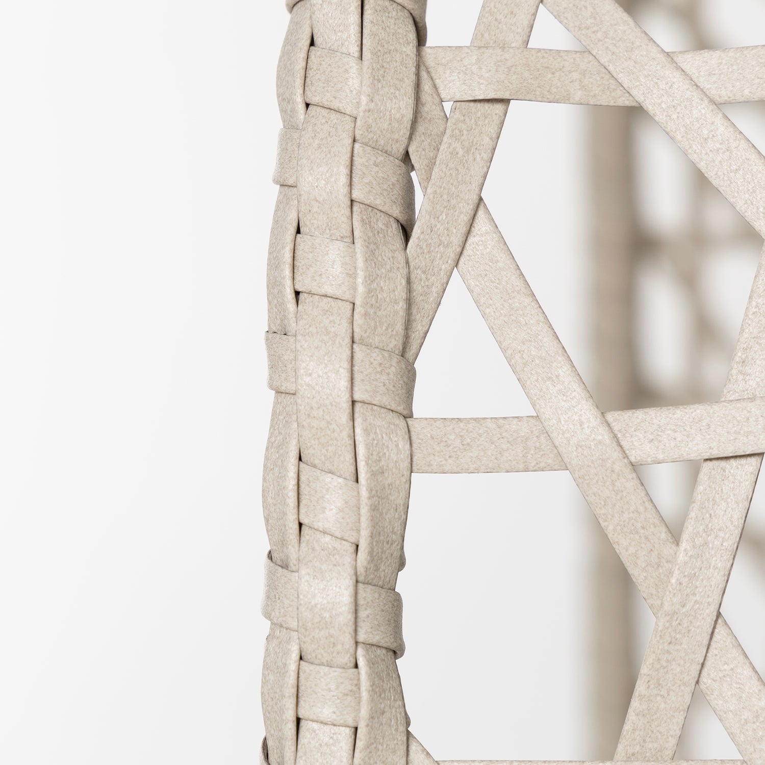 VESTIAMO CASA GIARDINO - Poltrona Dondolo da Giardino in acciaio con rivestimento Effetto Rattan Ècru e cuscini inclusi - h200x107x95 cm