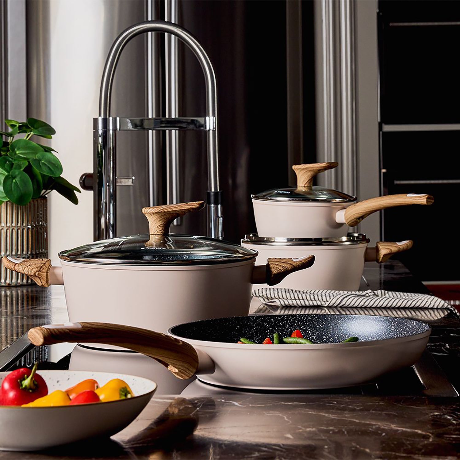 TOGNANA - Batteria Pentole 8 pezzi in alluminio Beige Linea Vanilla