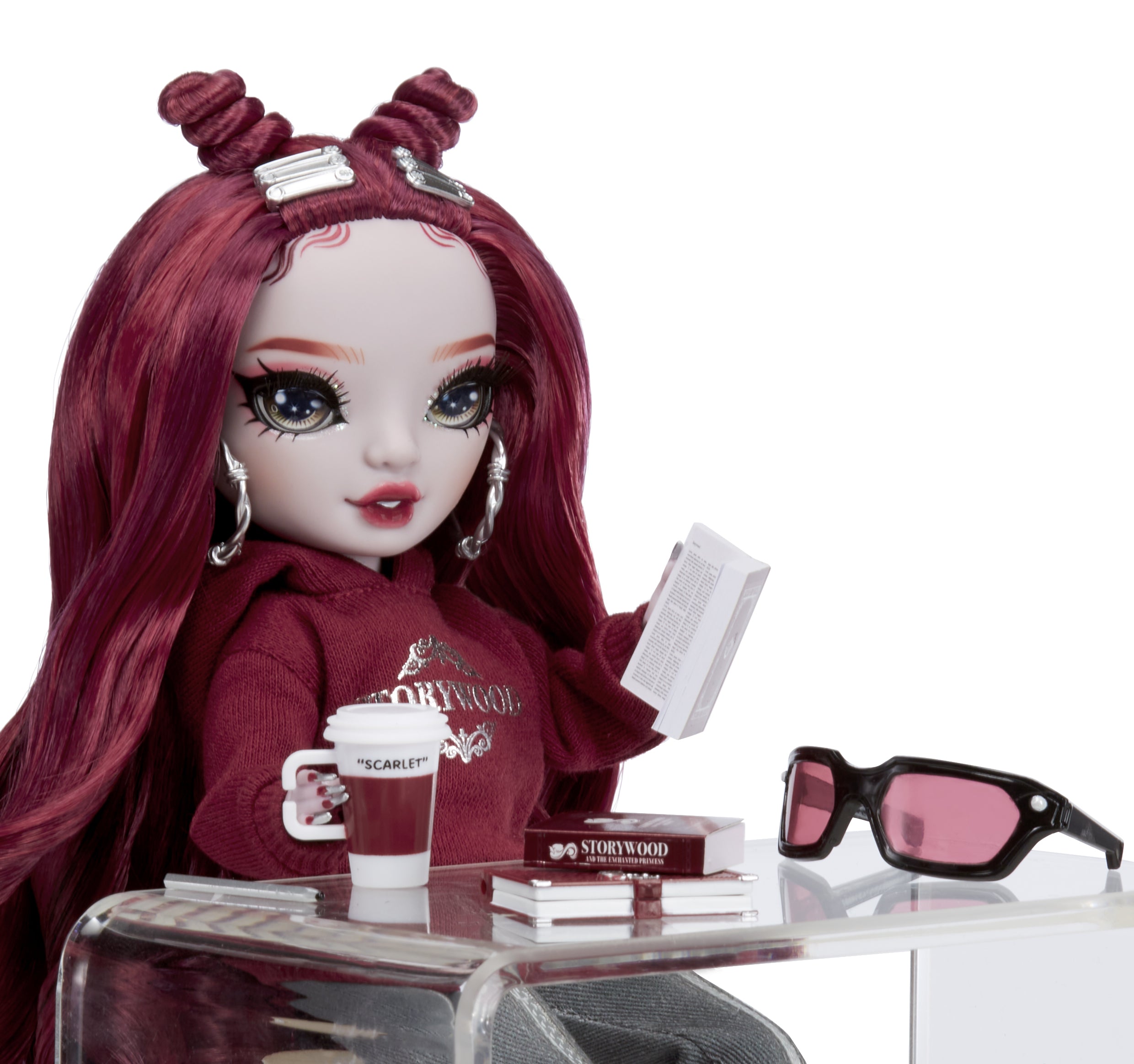 MGA ENTERTAINMENT - Rainbow High Shadow High Doll con Accessori - Berrie Skies, Rosie Redwood e Scarlet Rose