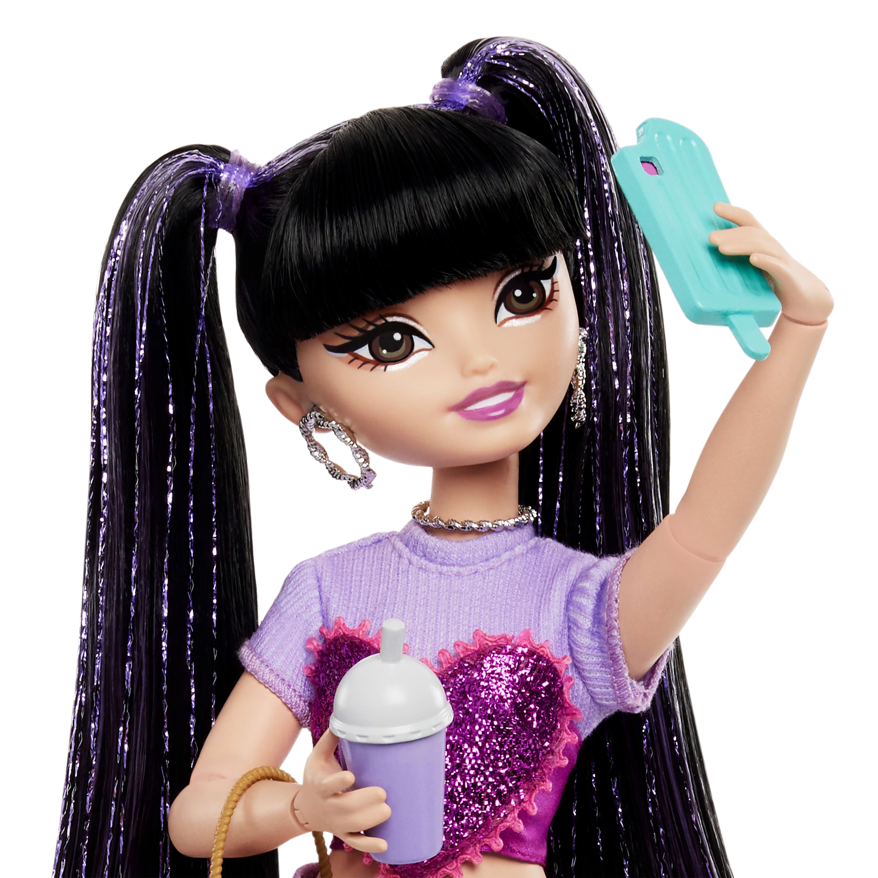 MATTEL - Barbie Dream Besties Bambola Renee con 11 Accessori a Tema food & travel