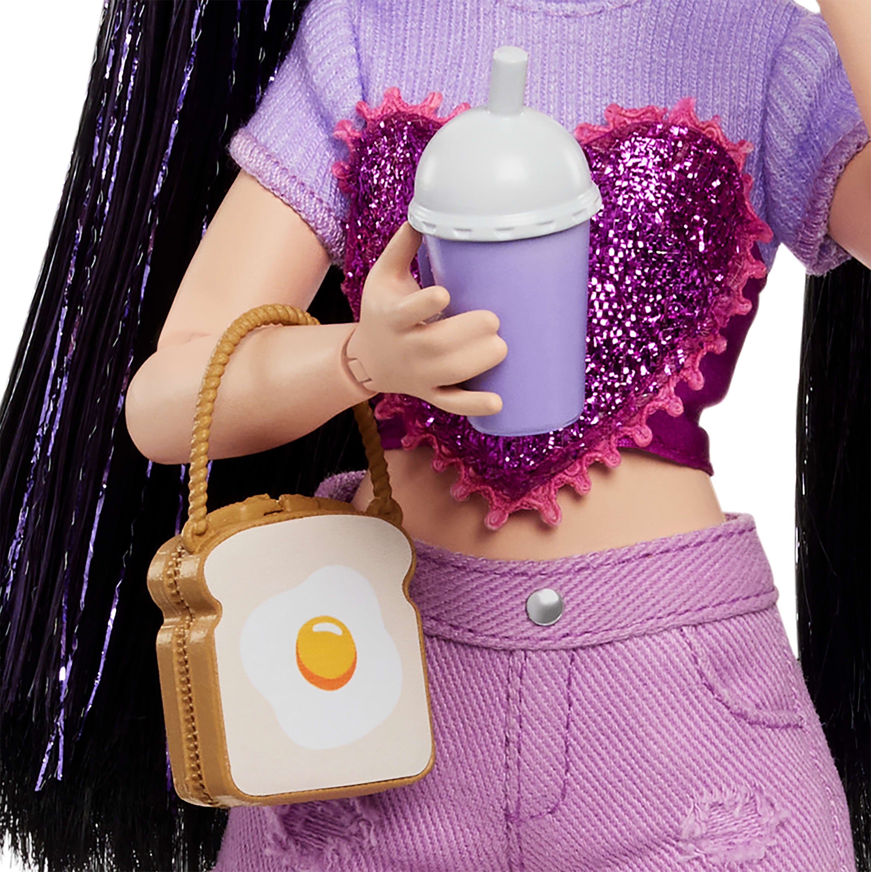 MATTEL - Barbie Dream Besties Bambola Renee con 11 Accessori a Tema food & travel