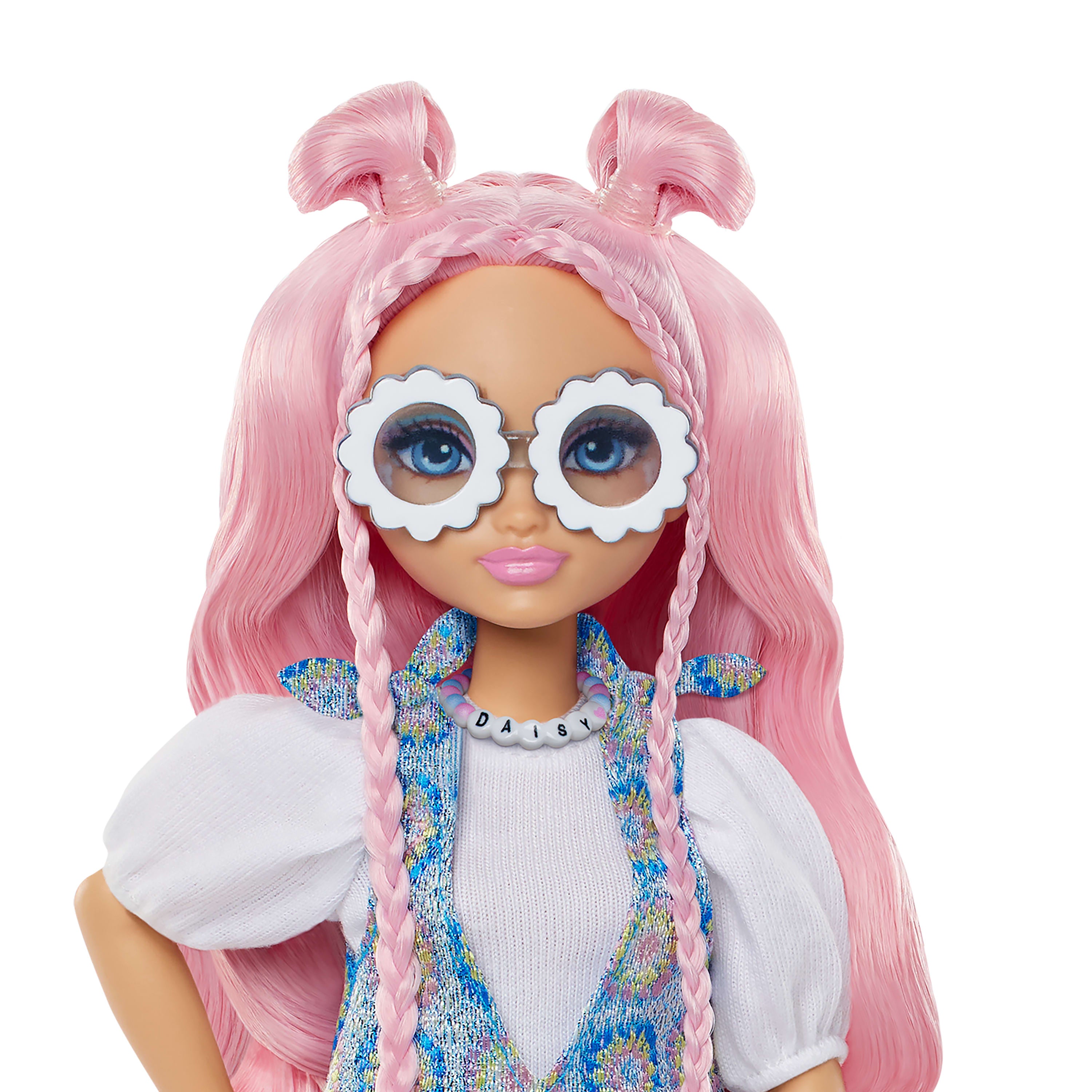MATTEL - Barbie Dream Besties Bambola Daisy Jean con 9 accessori a tema DJ & Music