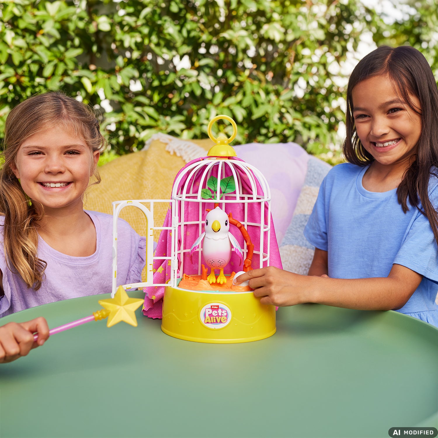 ZURU - Pets Alive Polly the Magic Bird Uccellino Interattivo con Gabbia e Bacchetta Magica 3+ Anni