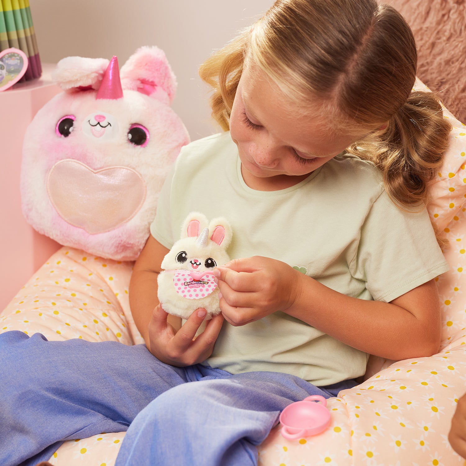 ZURU - Rainbocorns Mamacorn Surprise con Peluche e oltre 30 Sorprese 3+ Anni