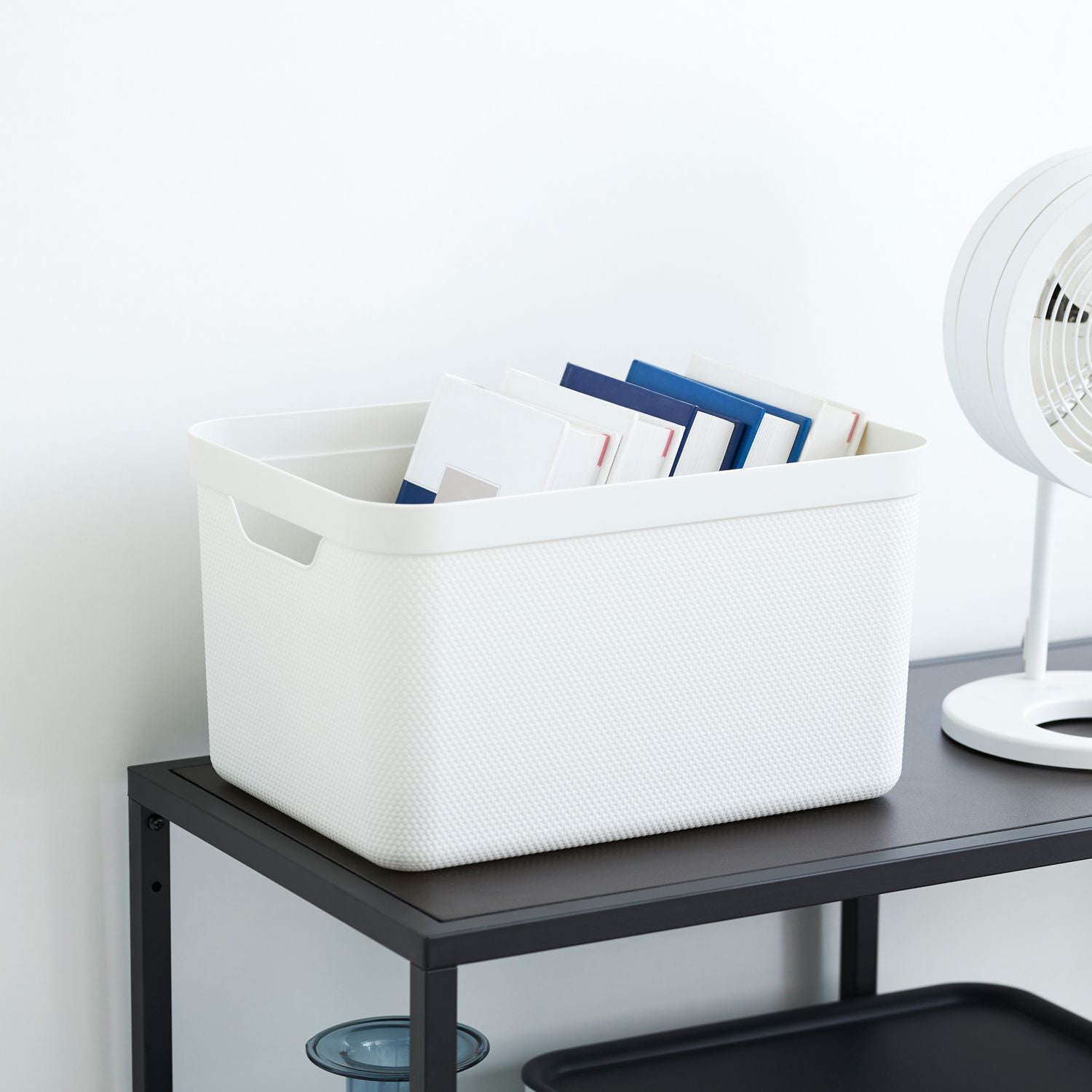 ROTHO - Contenitore Decobox Jive Effetto Tessuto Bianco con Coperchio Nero 16 Litri - h20,3x36,5x26,5 cm