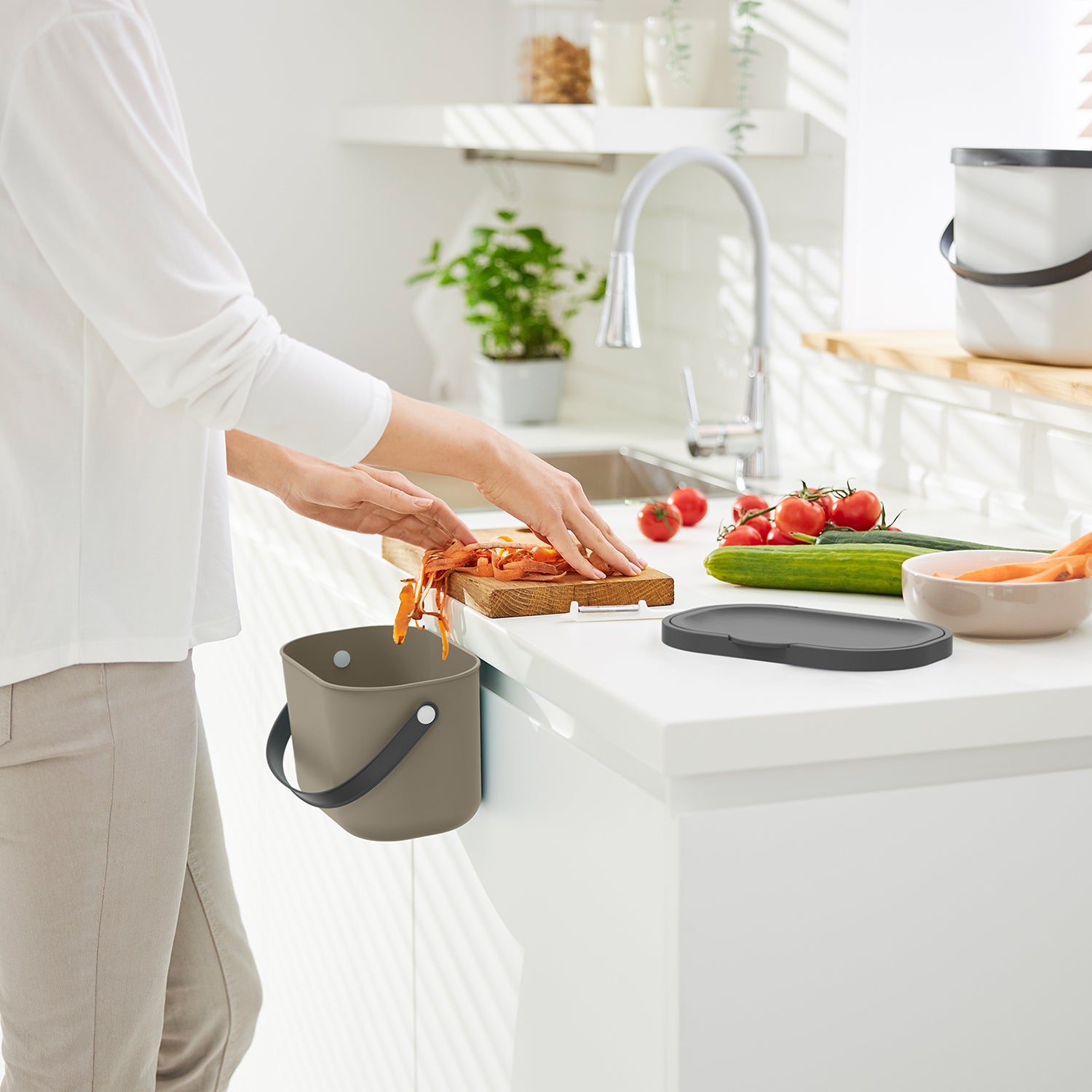 ROTHO  - Pattumiera Albula Cappuccino 3,2 litri - h14,7x22,2x17,2 cm