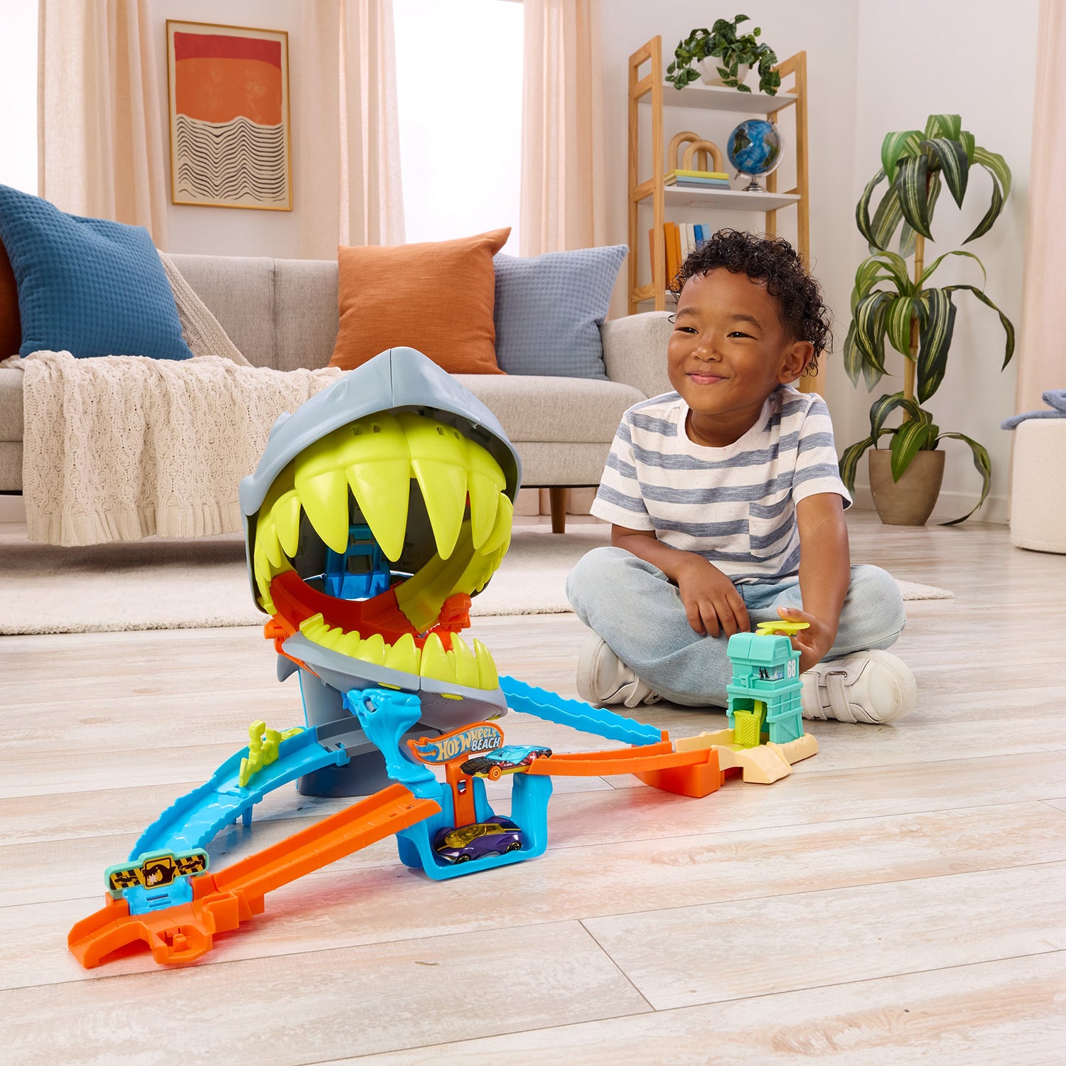 MATTEL - Hot Wheels Attacco del Mega Squalo Playset con Pista e 1 Macchinina 4+ Anni