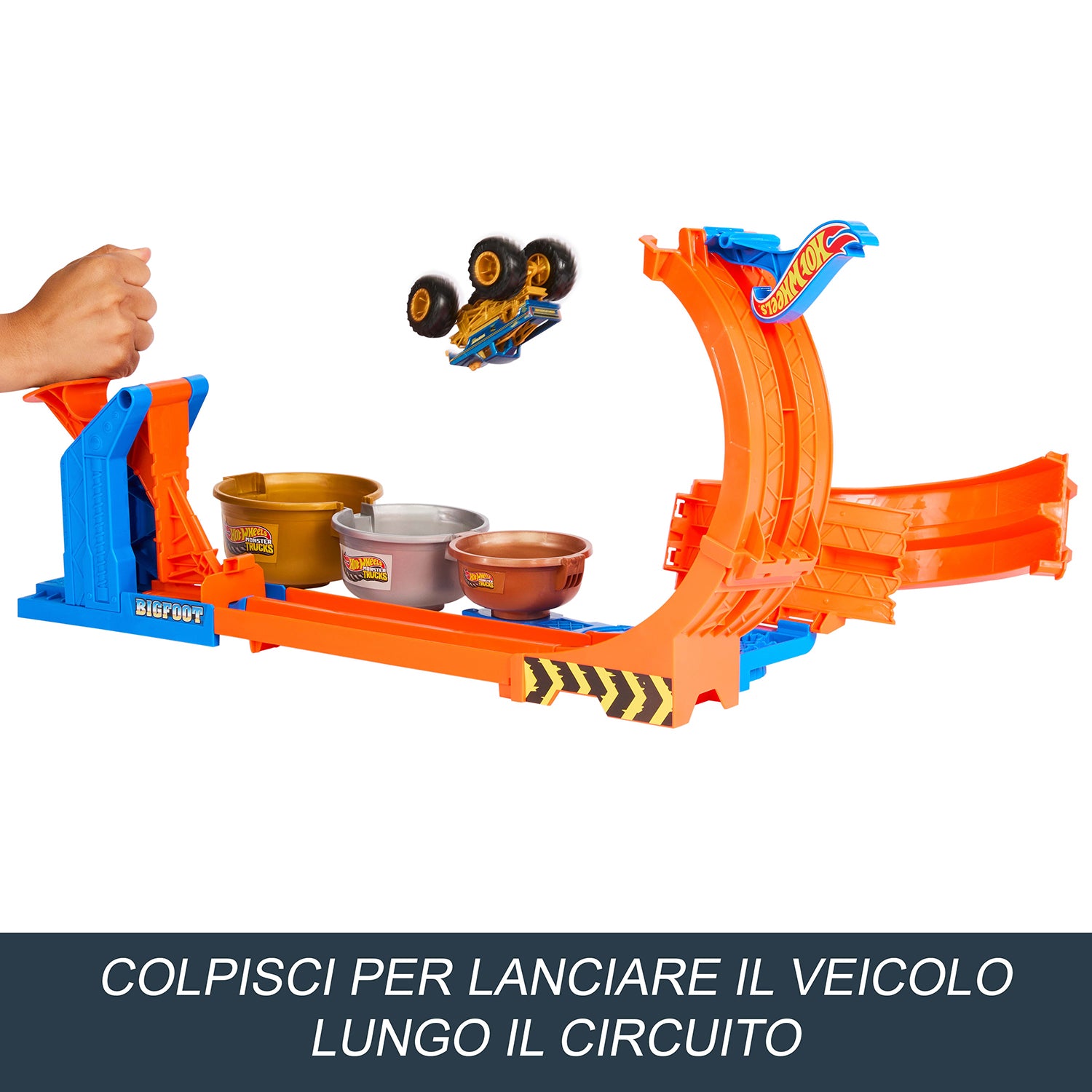 MATTEL - Hot Wheels Monster Trucks Sfida Trofeo Gira e Capovolgi 2 in 1 con Bigfoot 50° Anniversario 4+ Anni