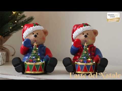 VESTIAMO CASA GRAN NATALE - Orsetto Natalizio con Movimento, Musica e LED Multicolor a Batterie h27 cm