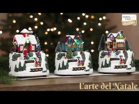VESTIAMO CASA GRAN NATALE - Paesaggio Natalizio Innevato con Movimento, Musica e LED Multicolor a Batterie h17,5 cm