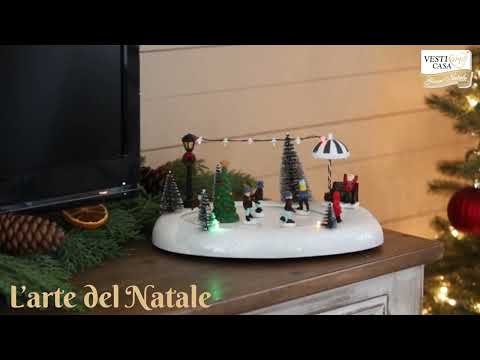 VESTIAMO CASA GRAN NATALE - Pista da Ghiaccio Natalizia con Movimento, LED Multicolor e Musica a Batterie - h12,5x27x18 cm
