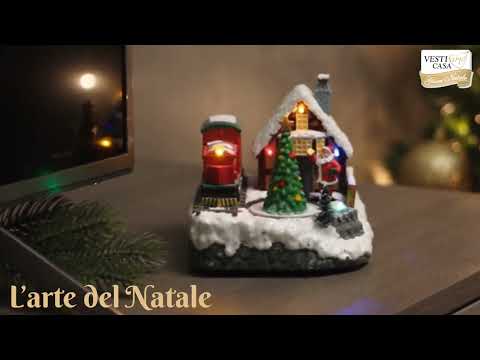 VESTIAMO CASA GRAN NATALE - Casetta Natalizia con Movimento, LED Multicolor e Musica a Batterie h14 cm