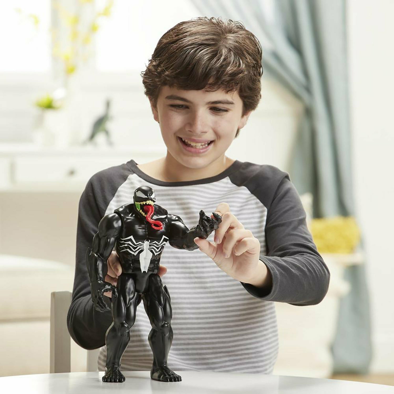 HASBRO - Venom Marvel Titan Hero Deluxe h30 cm